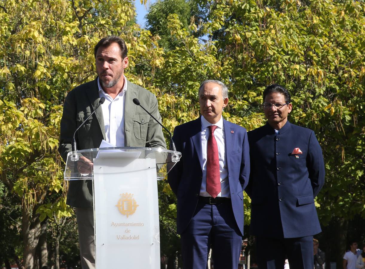 La ciudad se suma hoy miércoles a las celebraciones por el 150 aniversario del nacimiento de Mahatma Gandhi con conciertos, conferencias, danza y hasta un concurso de discursos