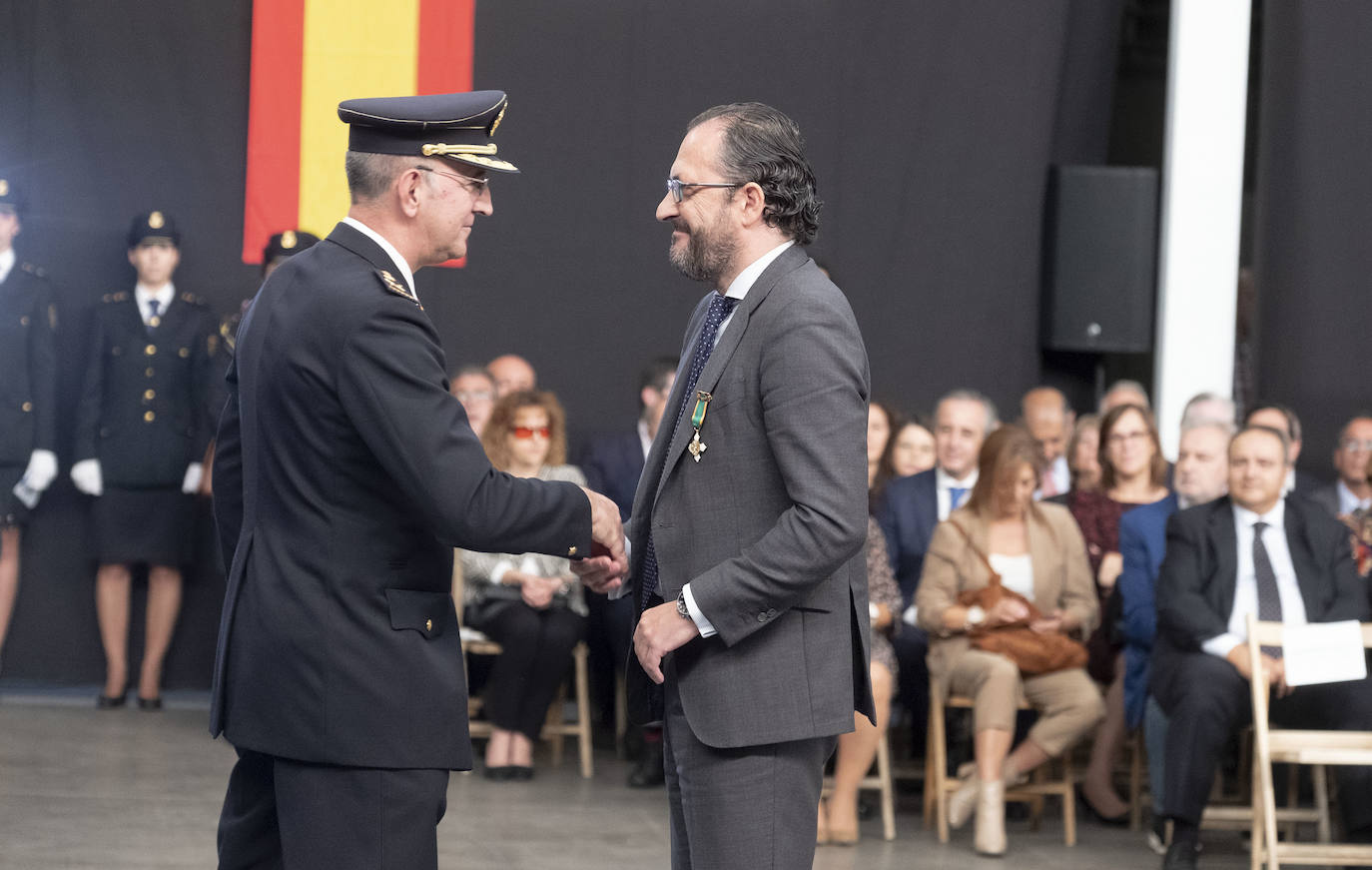 Celebración de los Ángeles Custodios, patrón de la Policía Nacional. 