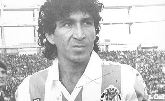 Mágico González, con la camiseta del Real Valladolid.