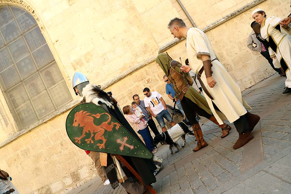 Las calles burgalesas retroceden este fin de semana al siglo XI, época del conocido Cid Campeador, con un amplio programa de actos. 