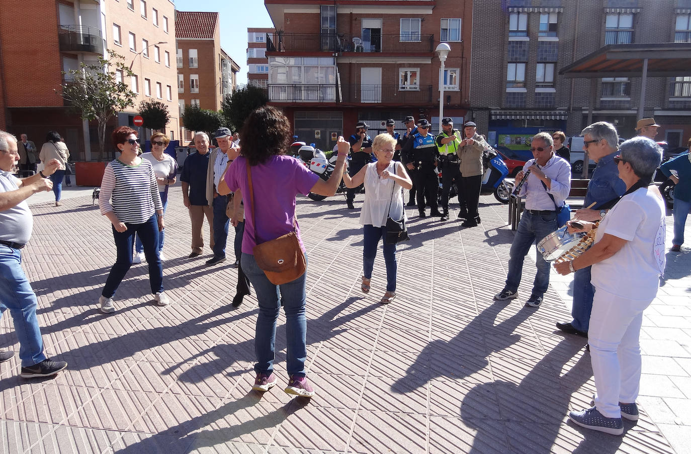 Fotos: Los Vecinos De Delicias Piden La Reapertura Del Centro De ...