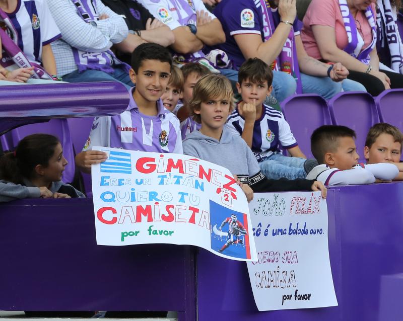 Salisu marca a Morata.