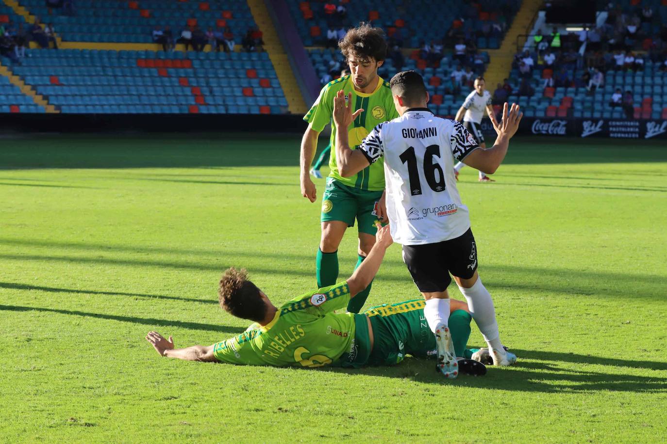 Los jugadores del Salamanca CF UDS y Unionistas. 