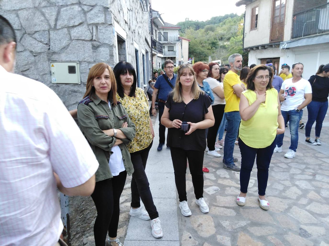 Animado recorrido por las bodegas de Madroñal. 