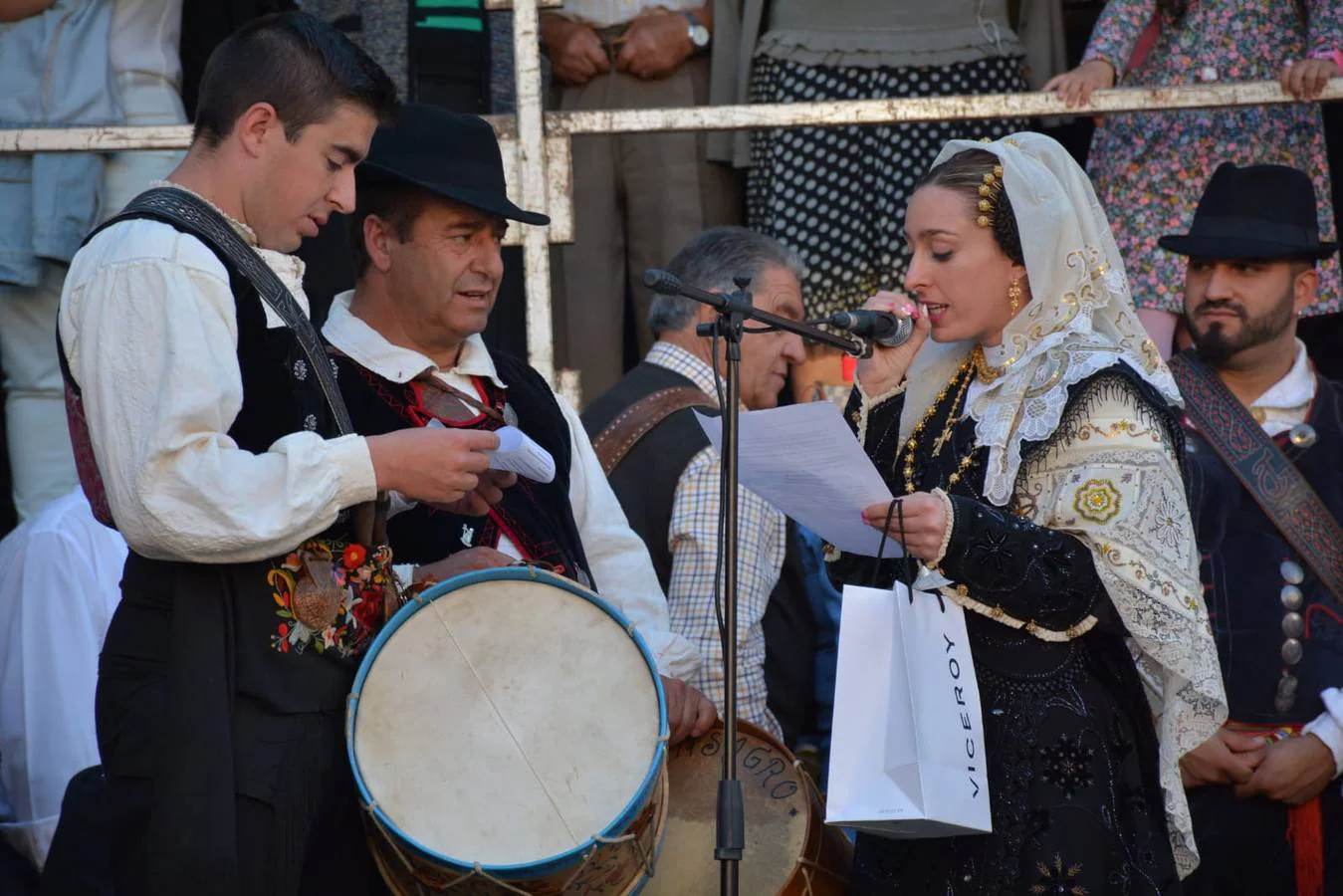 Fotos: El folclore toma las calles de El Maíllo