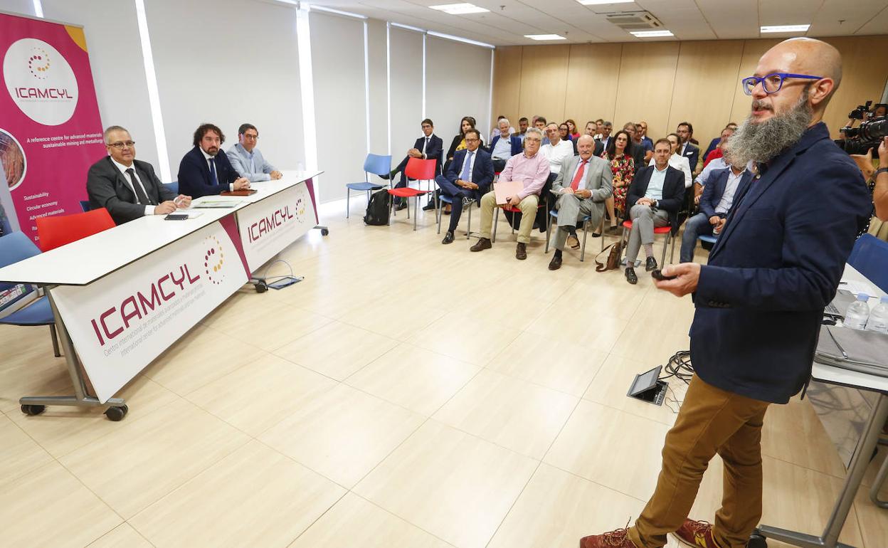 Presentación de la plataforma de proyectos empresariales del clúster de minería sostenible. 