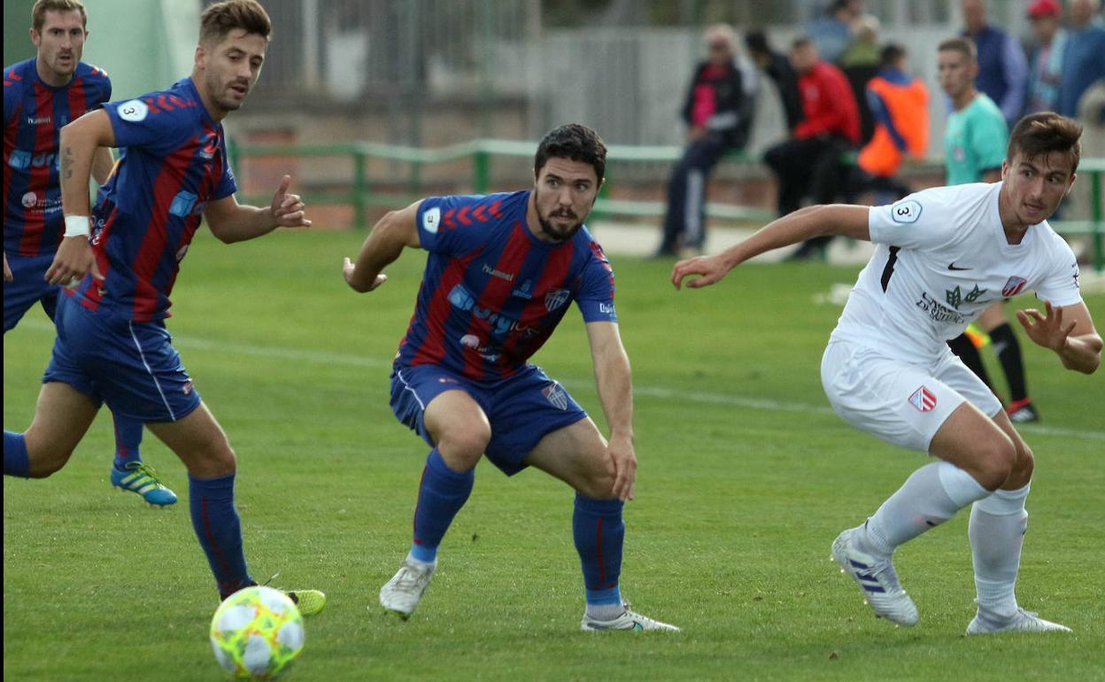 Dani Calleja y Rubén, durante un anterior partido en La Albuera.