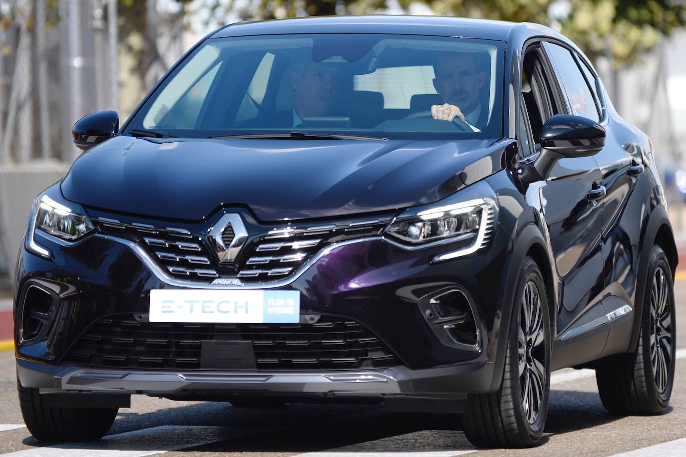 Fotos: El Rey Felipe VI visita la factoría de carrocería y montaje de Renault Valladolid