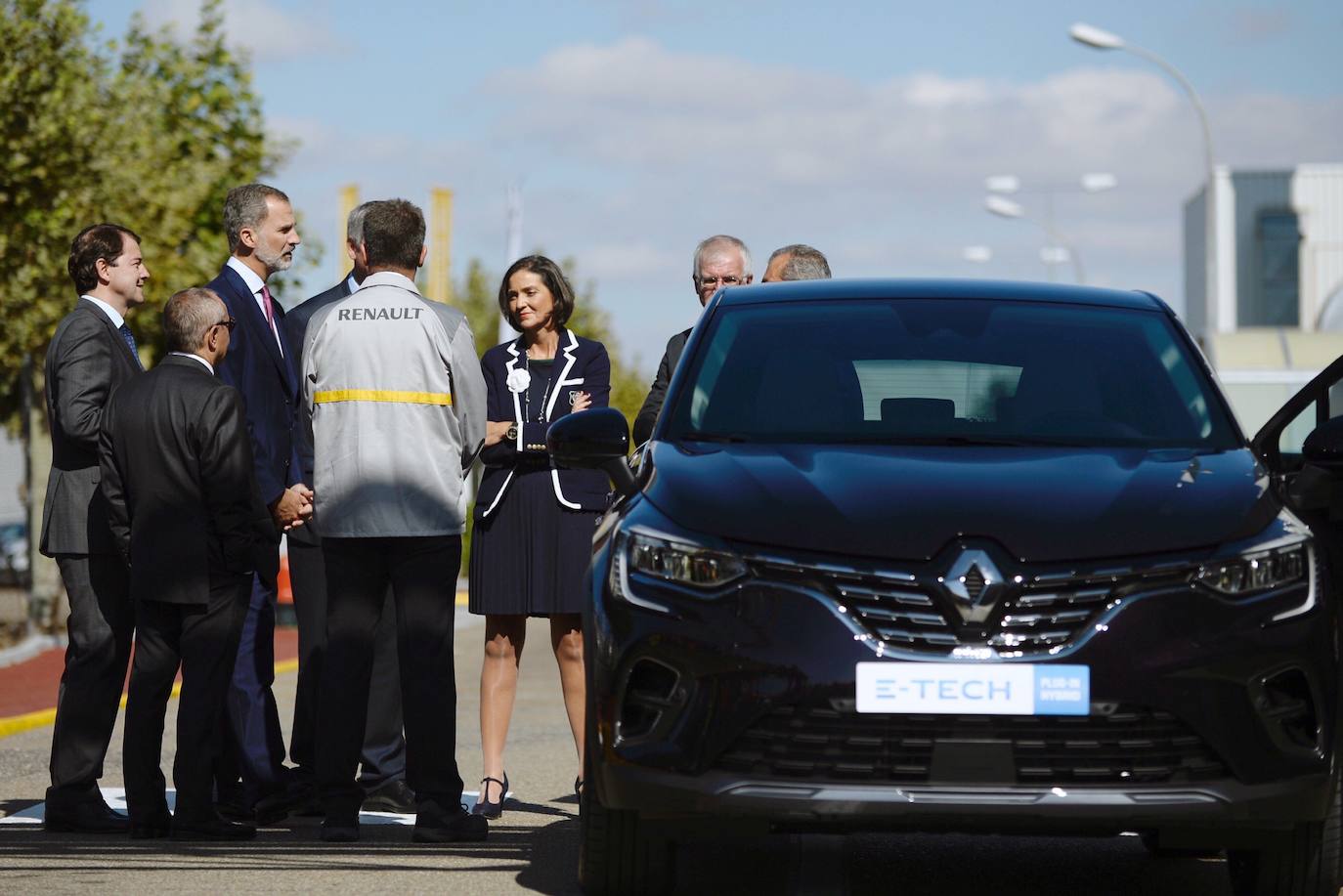 Fotos: El Rey Felipe VI visita la factoría de carrocería y montaje de Renault Valladolid