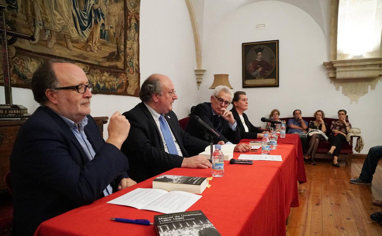 Presentación de un nuevo libro Sobre Unamuno celebrada ayer en la Casa Museo.