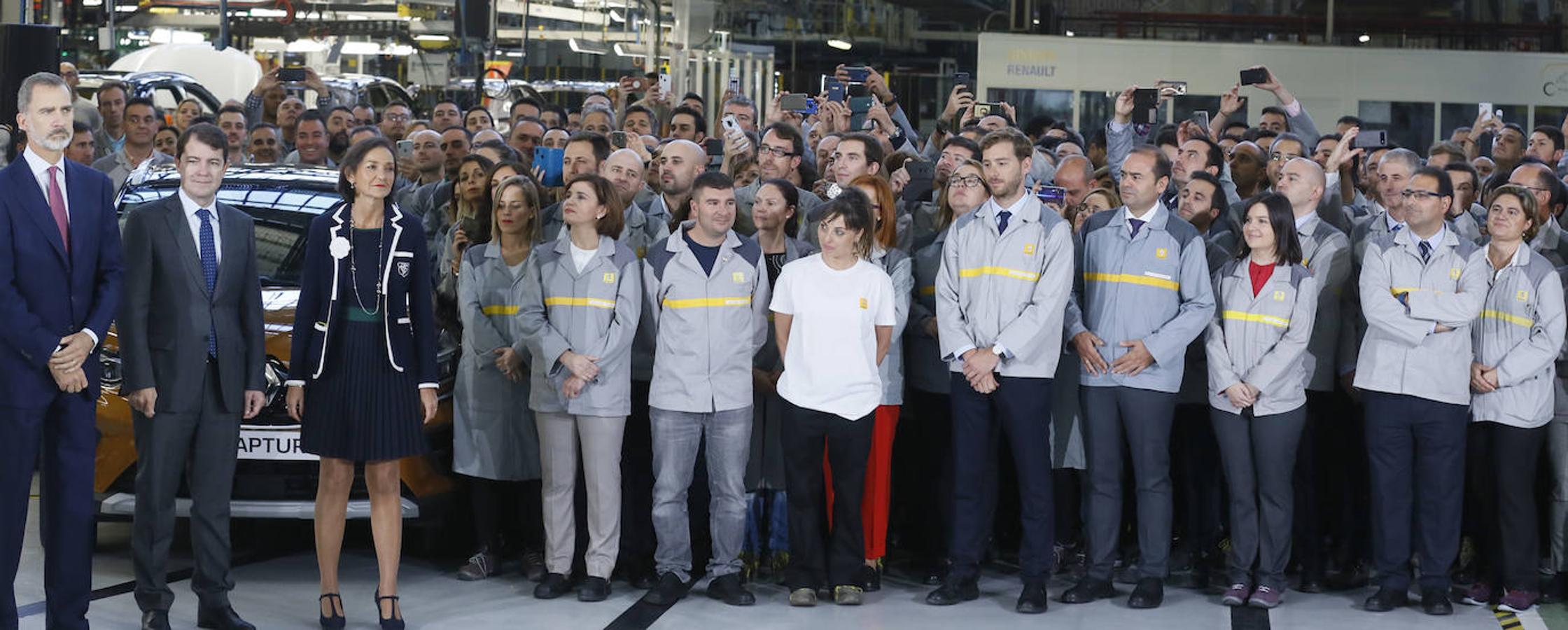 Fotos: El Rey Felipe VI visita la factoría de carrocería y montaje de Renault Valladolid