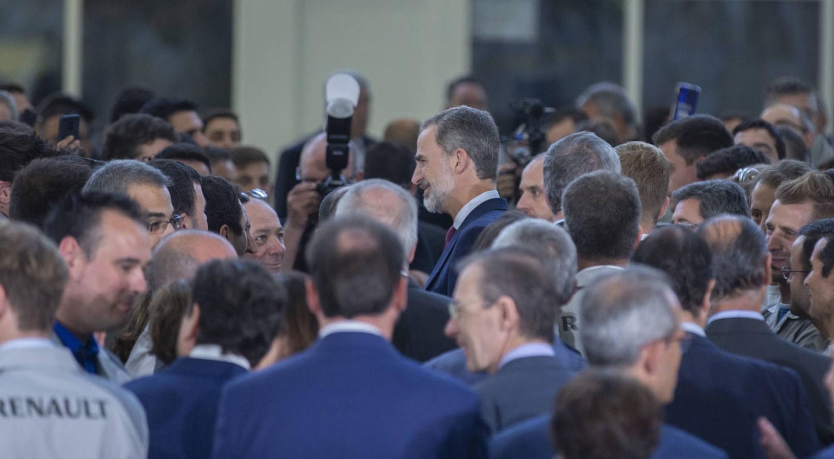 Fotos: El Rey Felipe VI visita la factoría de carrocería y montaje de Renault Valladolid