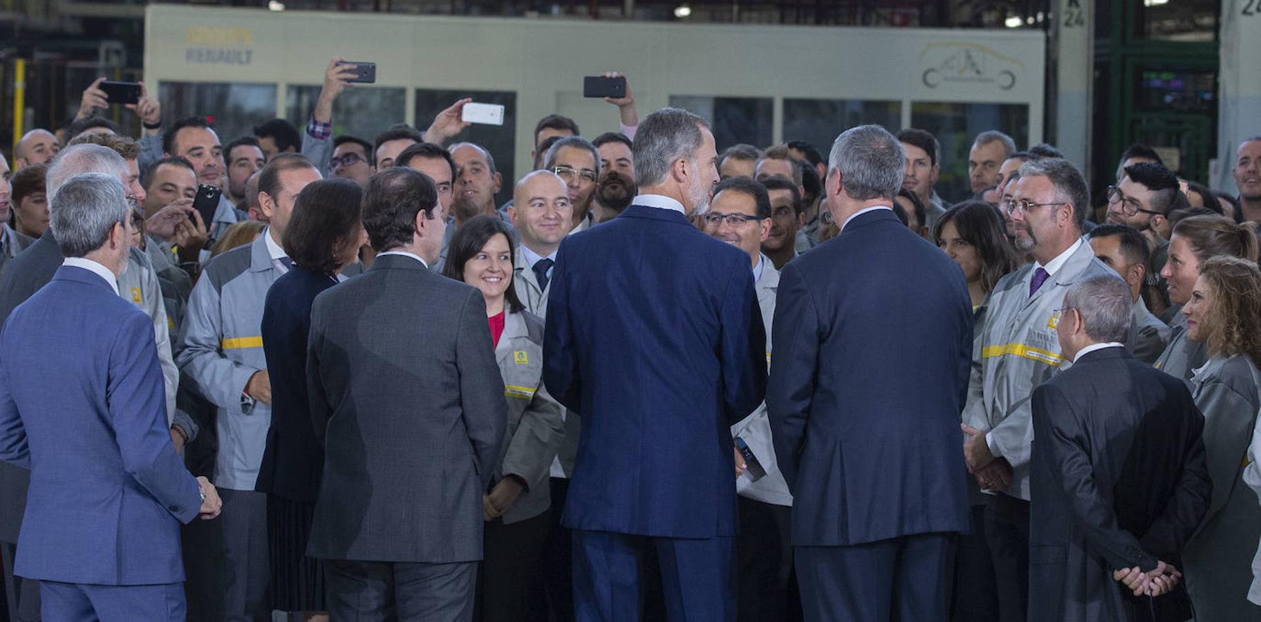 Fotos: El Rey Felipe VI visita la factoría de carrocería y montaje de Renault Valladolid