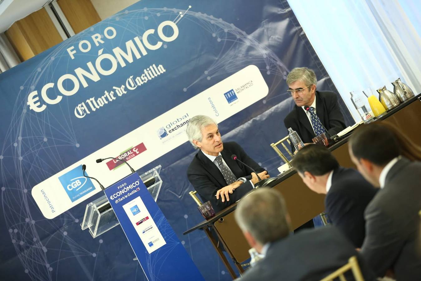 Fotos: Suárez Illana abre el Foro Económico en Salamanca