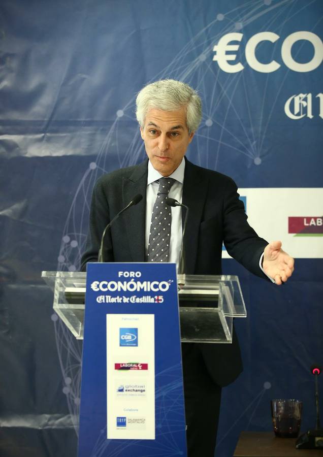 Fotos: Suárez Illana abre el Foro Económico en Salamanca
