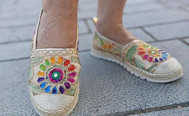 Imagen principal - Los &#039;looks&#039; de los vallisoletanos para acudir a un desfile de moda