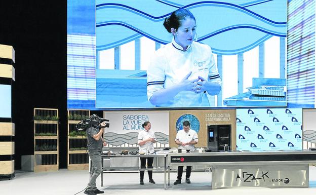 Elena Lucas y Carlos Benito, en el escenario del Auditorio del Kursaal.