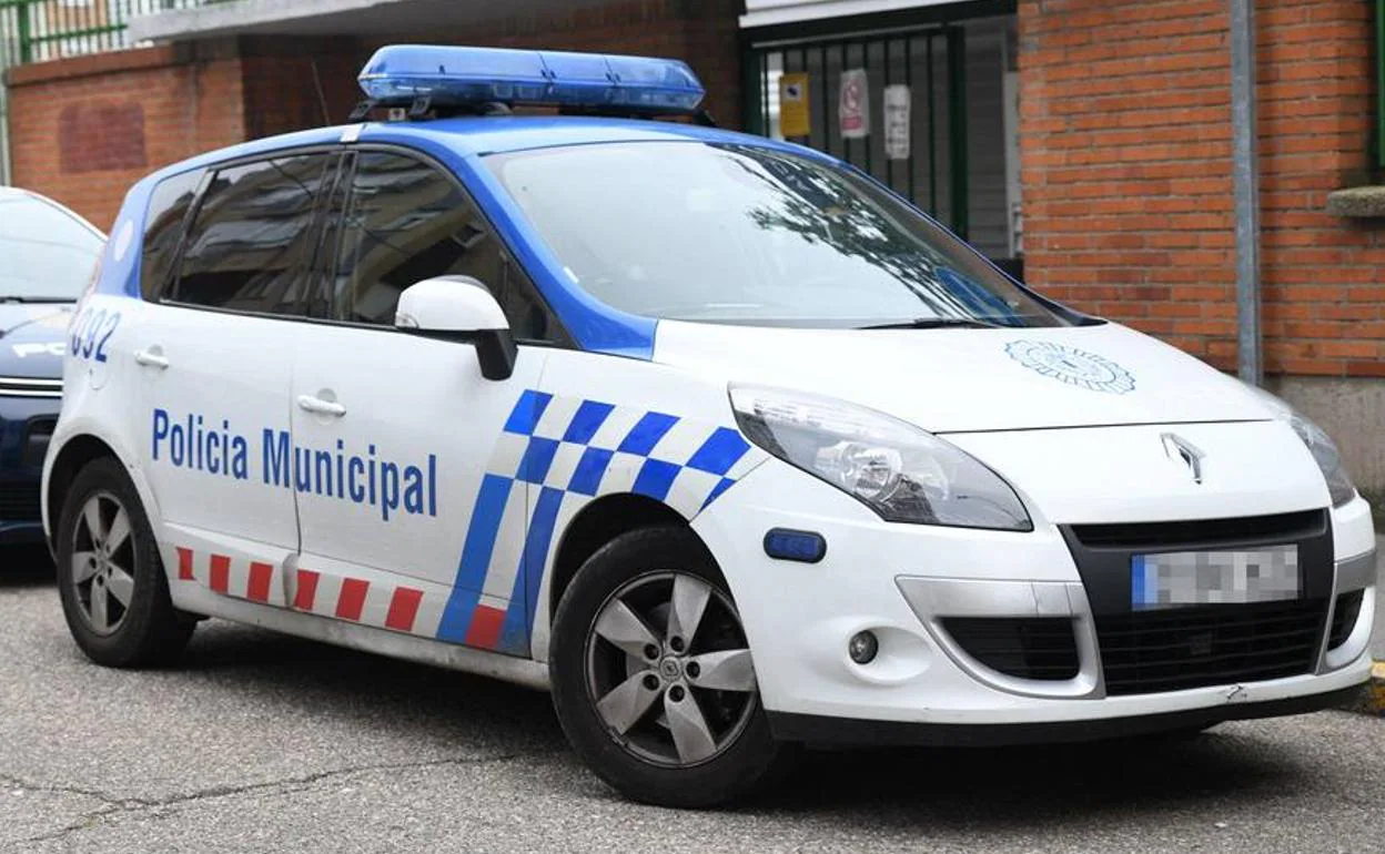 Tres detenidos en Valladolid sorprendidos in fraganti cuando forzaban varios vehículos en la calle Menorca
