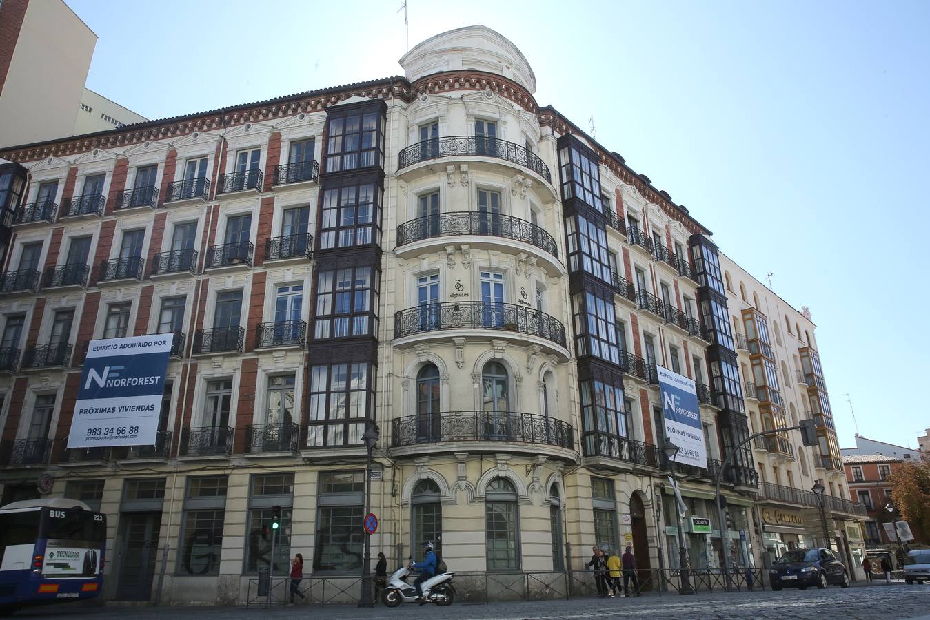 Próxima construcción de viviendas frente al Teatro Calderón.