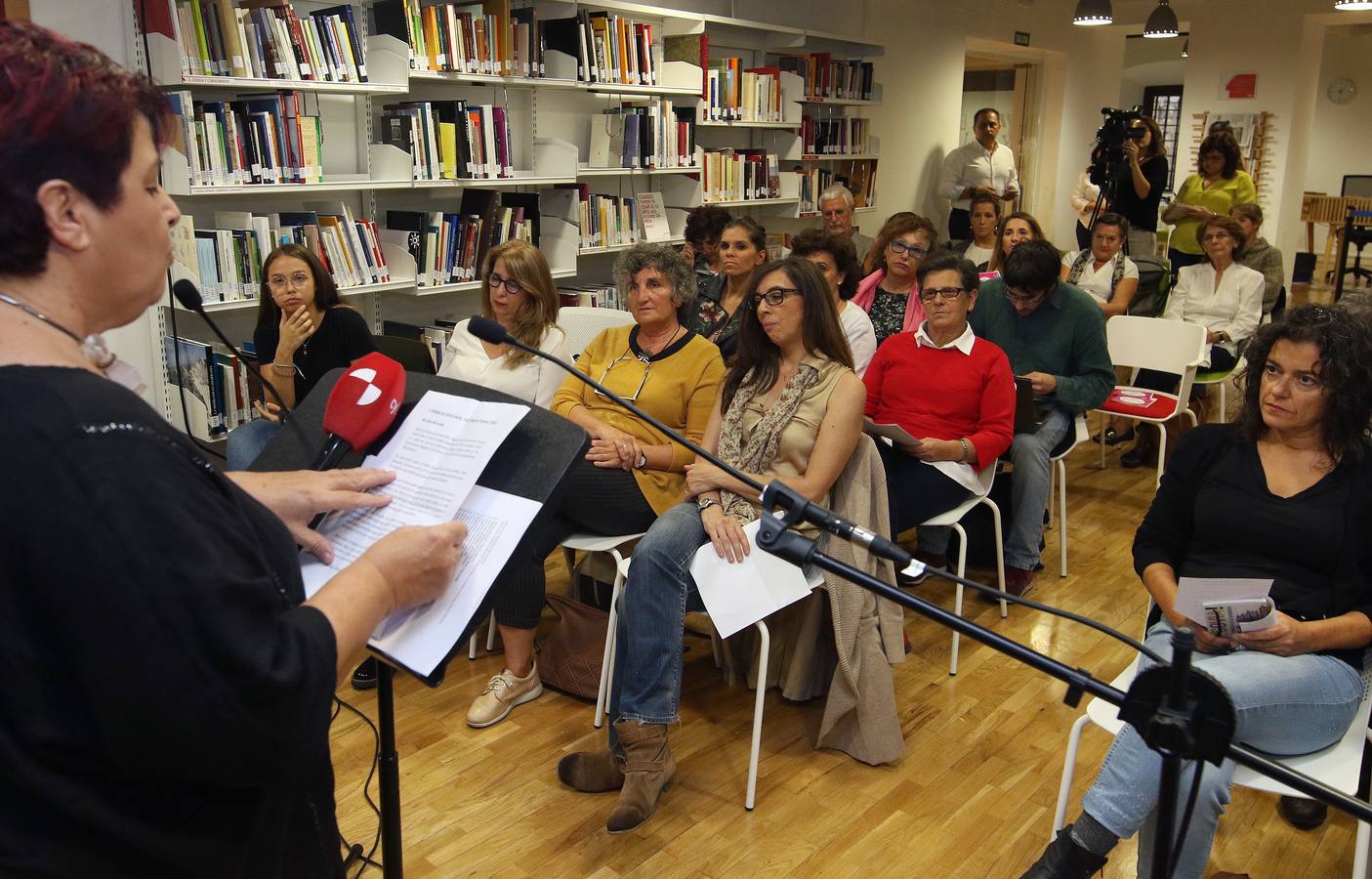 Segovia. El Taller Municipal de Teatro celebró con una muestra de 20 textos el Día de las Escritoras en la Casa de la Lectura.