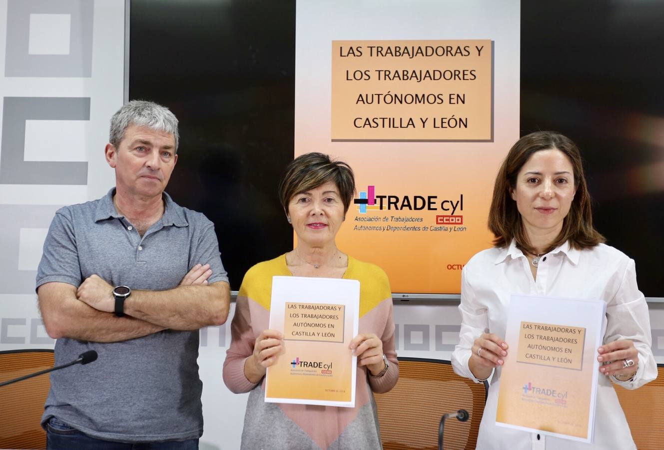 Presentación de un informe sobre trabajadores autónomos en Castilla y León 2019, a cargo de la delegada de Tradecyl en la Comunidad, Rosa Eva Martínez (c).