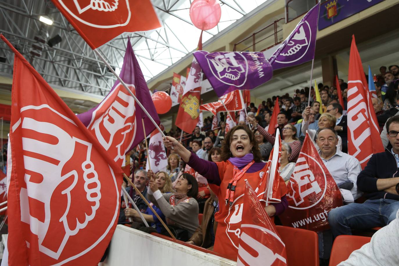 2.400 delegados sindicales de UGT de toda España se dan cita en el Polideportivo Huerta del Rey de Valladolid. 