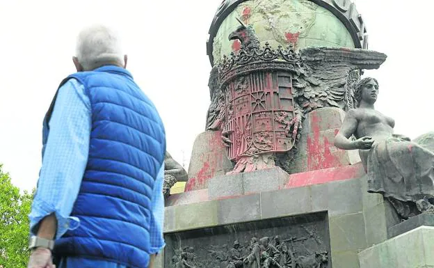 El Ayuntamiento estudia cómo prevenir actos de vandalismo como el sufrido por la estatua de Colón