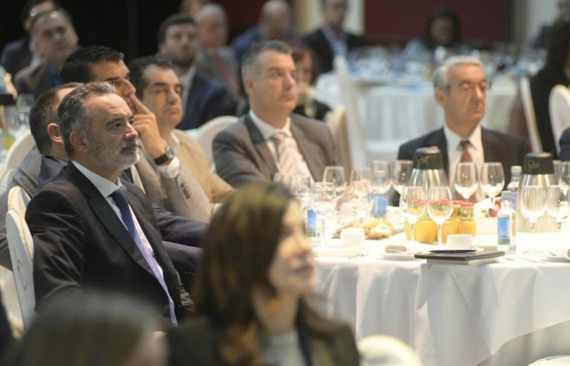 El Norte de Castilla y BBVA han celebrado este miércoles un desayuno informativo cuyo tema central es 'La disrupción digital, una oportunidad para crecer'.