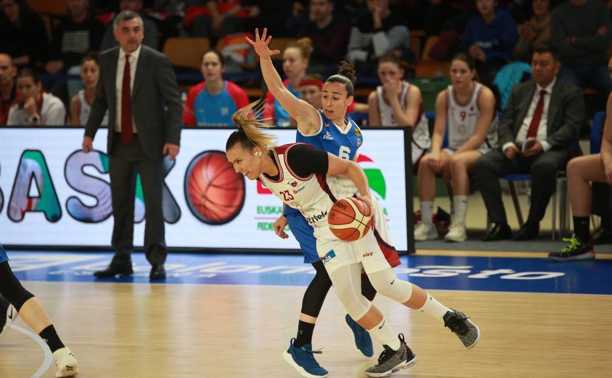 Silvia Domínguez, ante Gernika en la Copa de la Reina.