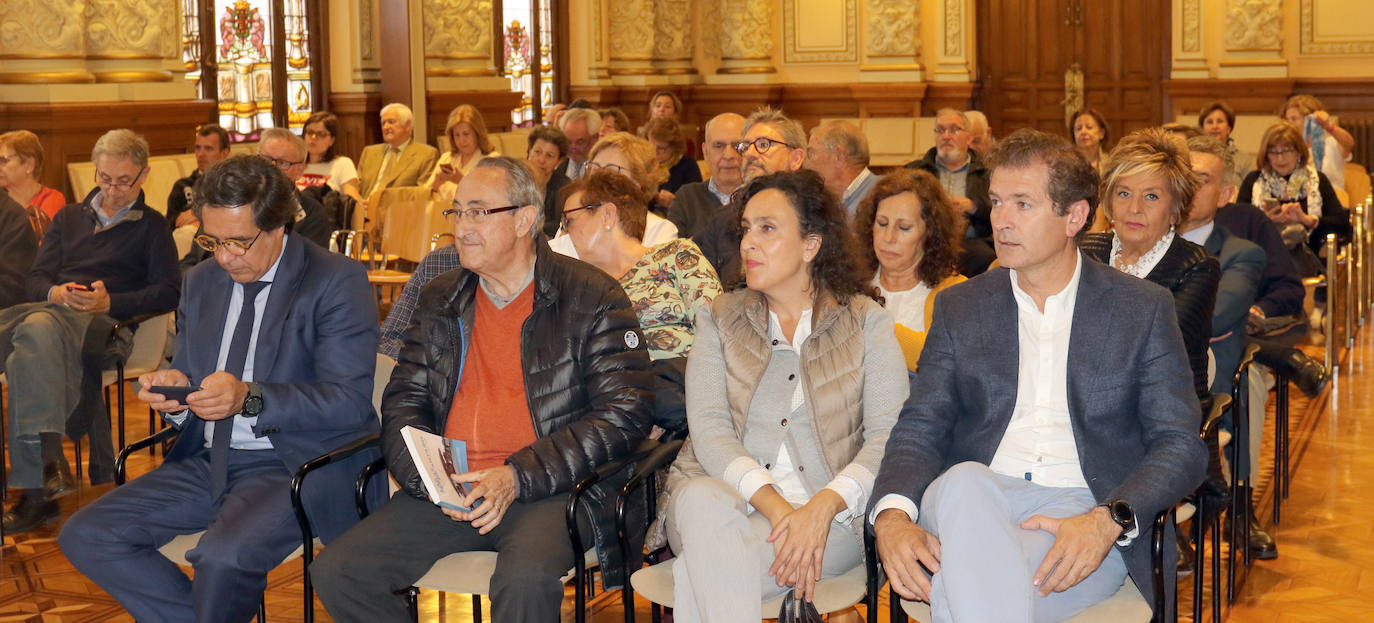 Presentación del libro 'Valladolid y sus ferias' del Periodista José Miguel Ortega, en el Aula de Cultura del Norte de Castilla.