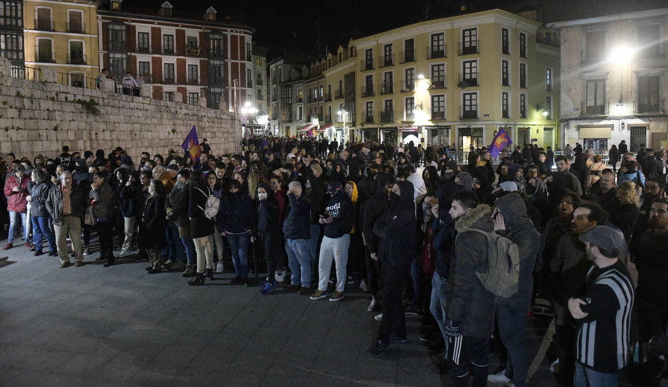 Manifestaciones en contra y a favor de los disturbios en Cataluña a raíz de la sentencia del procés