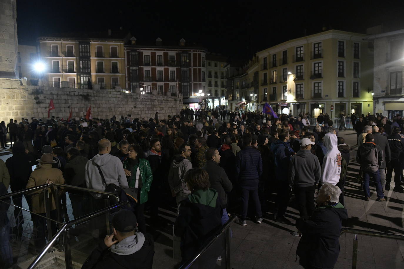 Manifestaciones en contra y a favor de los disturbios en Cataluña a raíz de la sentencia del procés