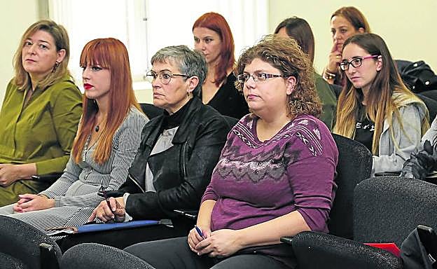 Asistentes ayer a la inauguración del posgrado de Estudios de Género y Gestión de Políticas de Igualdad en la Casa Junco.