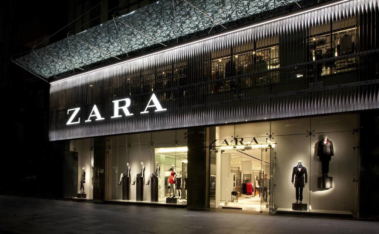 Condenan a una leonesa a seis meses de cárcel por devolver ropa usada en Zara