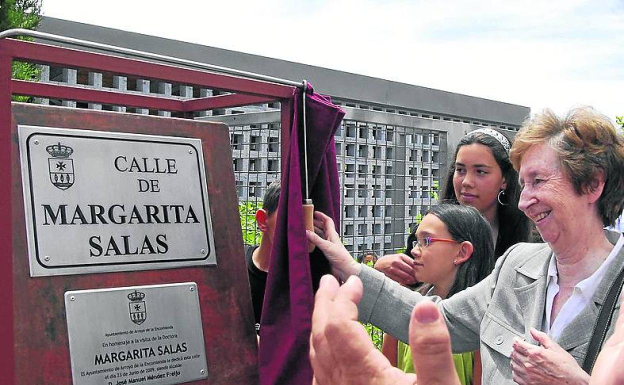 La calle en honor a Margarita Salas. 