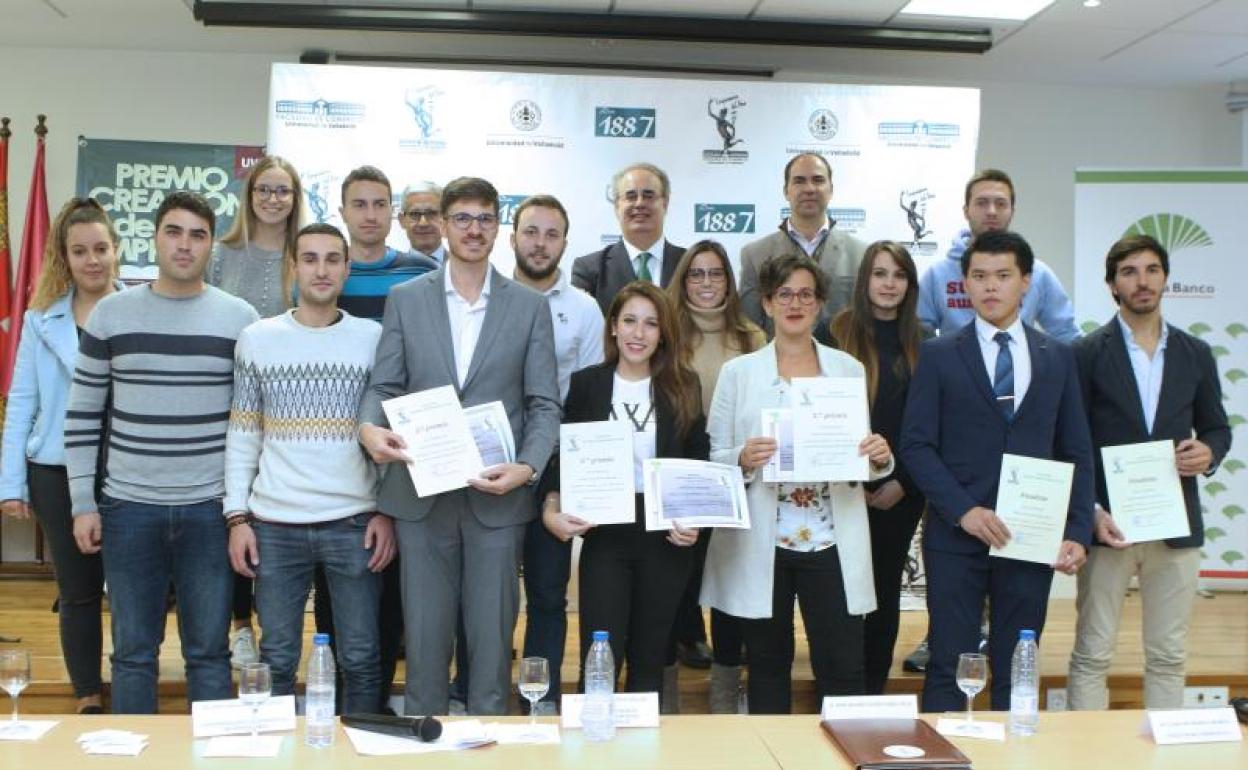 Foto de familia de los participantes en la edición del año pasado.