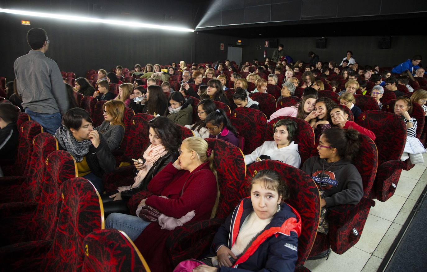 El director Salvador Simó ha presentado la película a adolescentes de varios institutos este martes 22 de octubre, dentro del ciclo joven de la Semana Internacional de Cine de Valladolid.