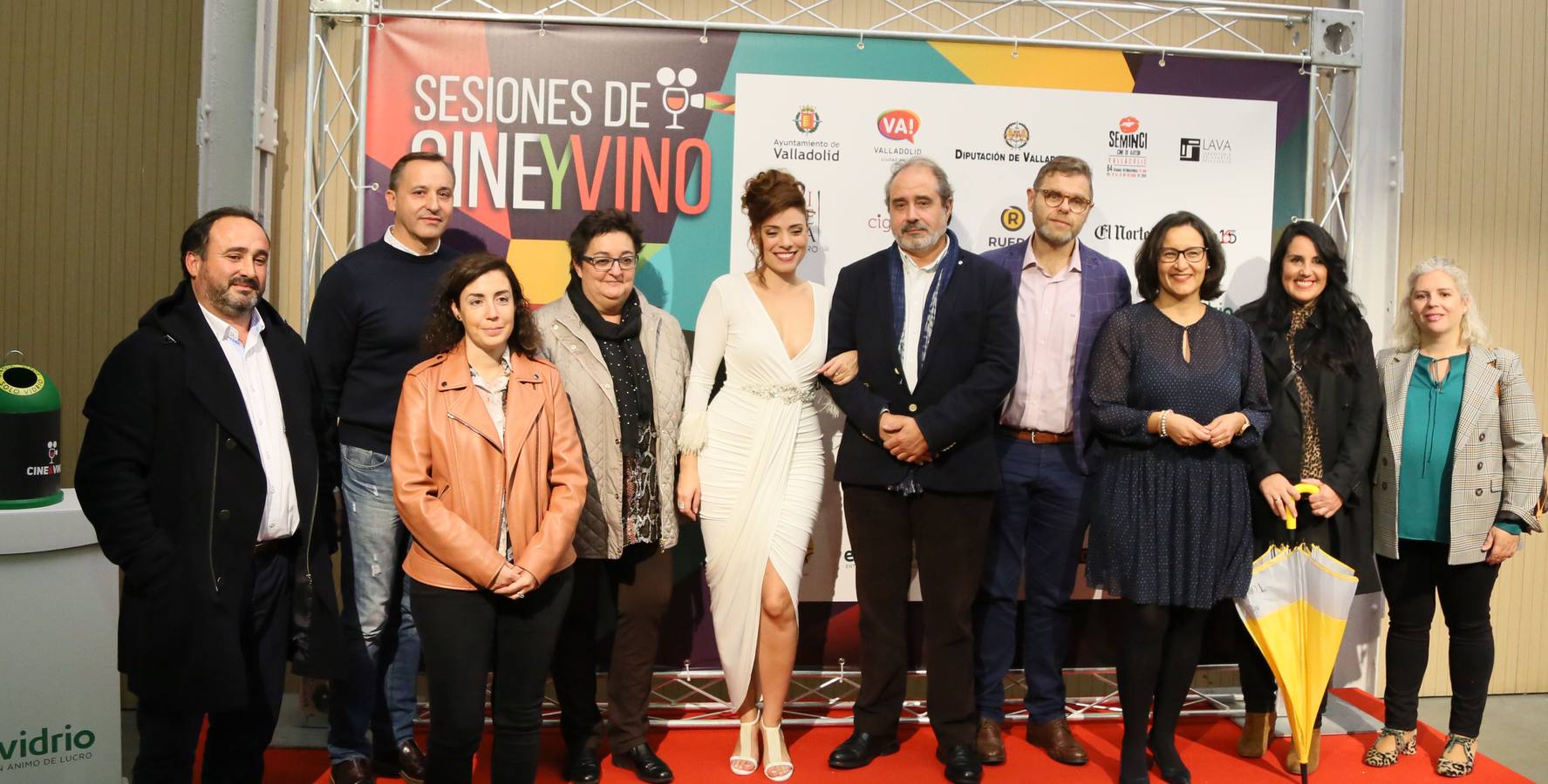 El festival entrega el galardón a la bodega en reconocimiento a su trayectoria desde 1927 como pionera de la Ribera del Fuero | La gala fue presentada por la actriz Ana Arias