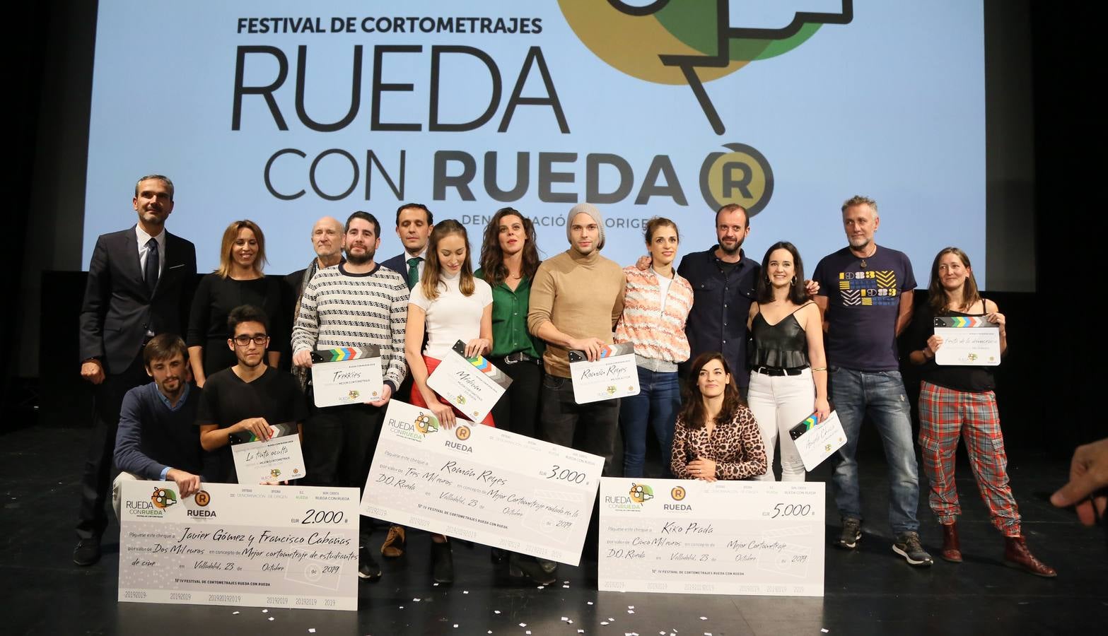 El festival entrega el galardón a la bodega en reconocimiento a su trayectoria desde 1927 como pionera de la Ribera del Fuero | La gala fue presentada por la actriz Ana Arias