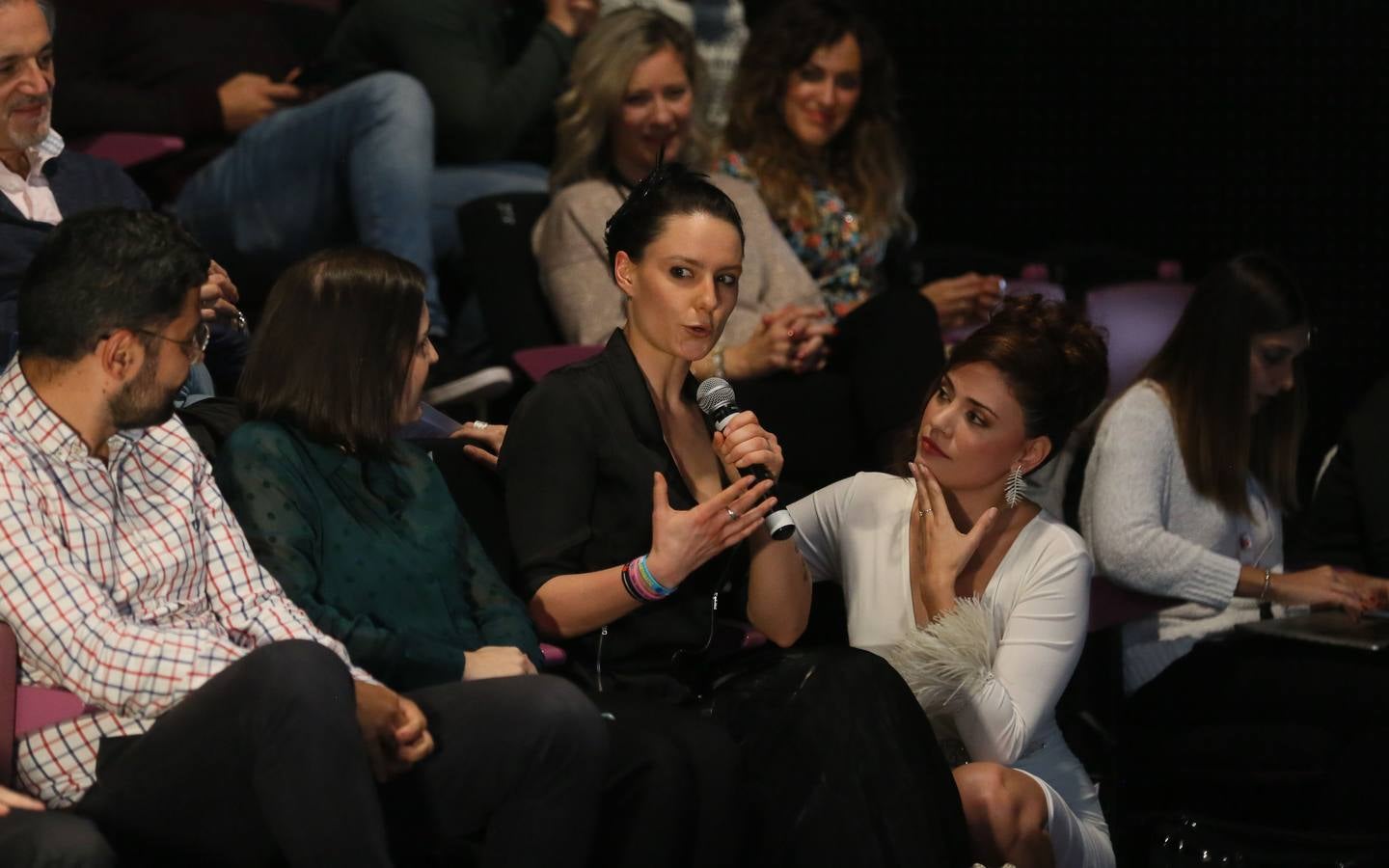 El festival entrega el galardón a la bodega en reconocimiento a su trayectoria desde 1927 como pionera de la Ribera del Fuero | La gala fue presentada por la actriz Ana Arias