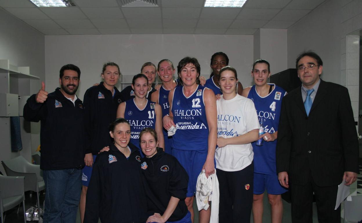 Plantilla del CBAvenida tras eliminar al Besiktas en los 1/4 de la Eurocup en Estambul. 