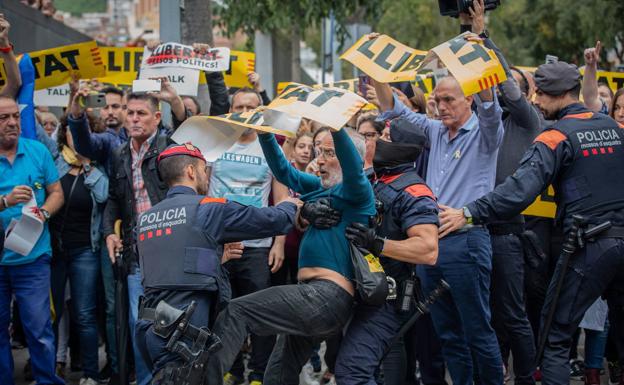 Disturbios producidos en Barcelona el 20 de octubre.