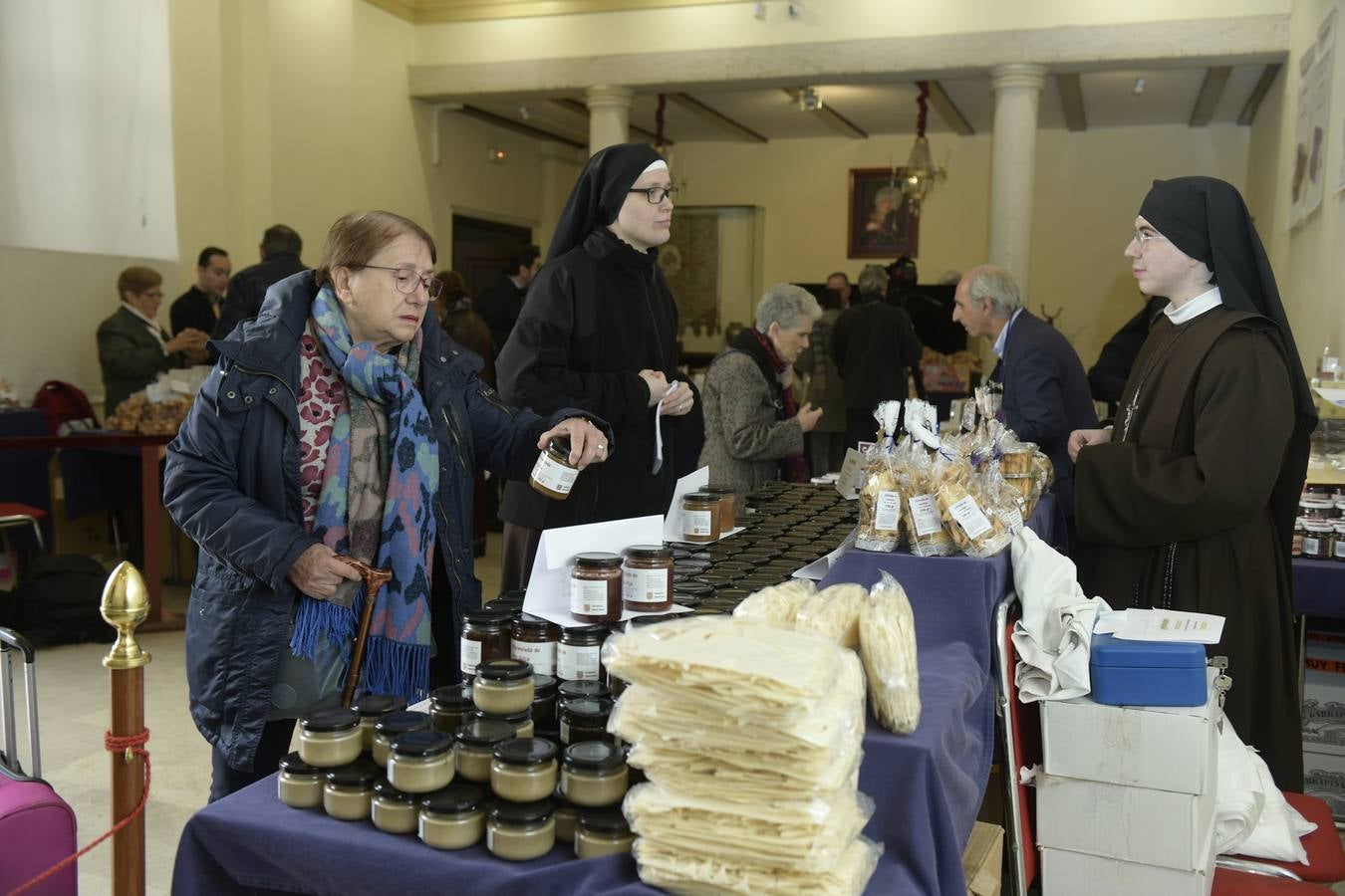 Del 25 al 27 de octubre, en la iglesia de Nuestra Señora de Las Angustias, siete monasterios exponen los dulces y pastas que elaboran de forma tradicional