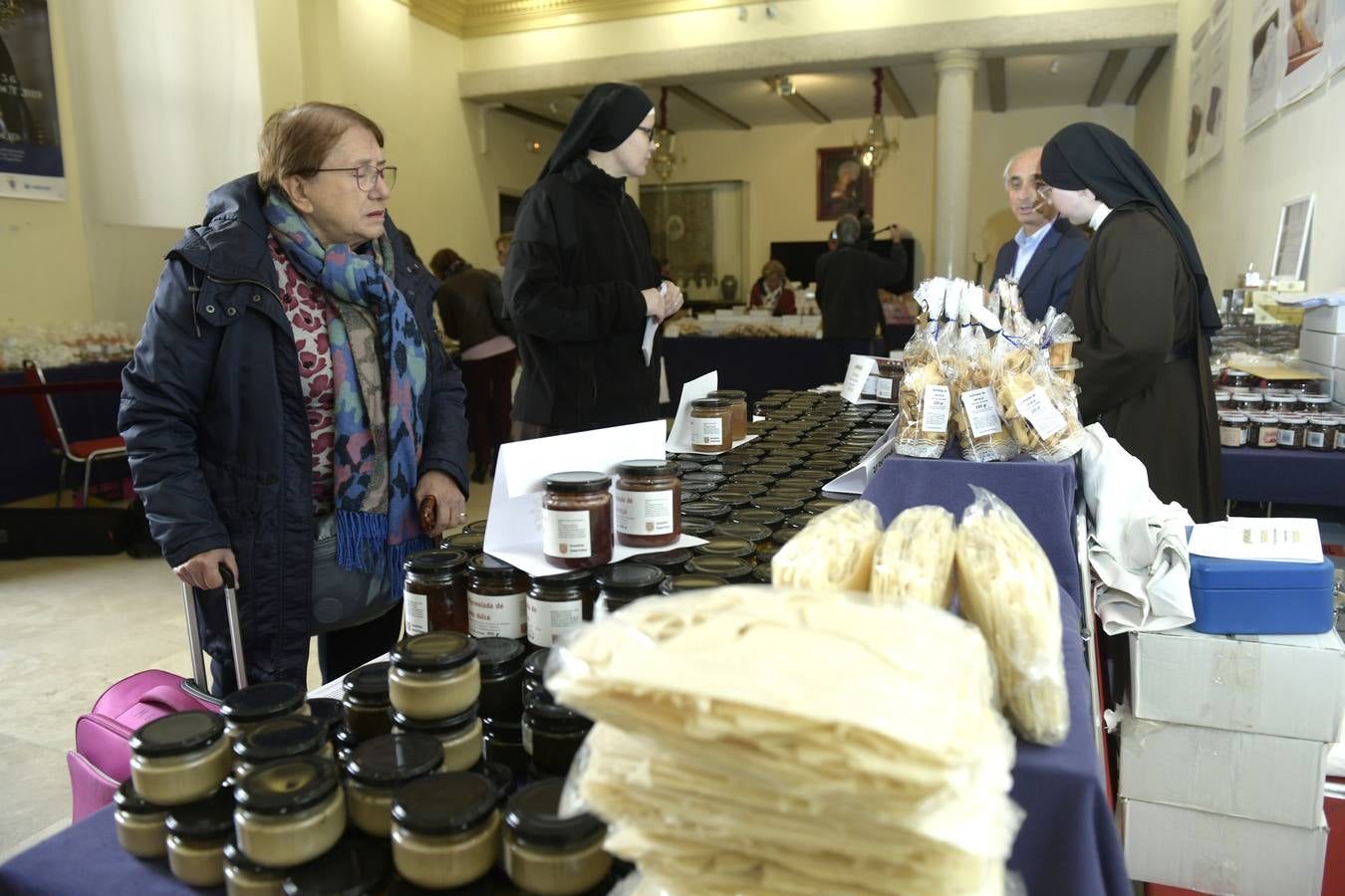 Del 25 al 27 de octubre, en la iglesia de Nuestra Señora de Las Angustias, siete monasterios exponen los dulces y pastas que elaboran de forma tradicional