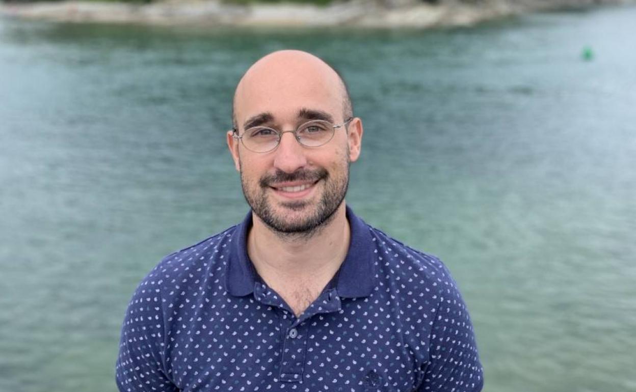 El ilustrador Óscar Alonso. 