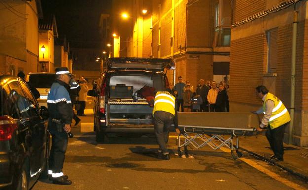 La Policía busca al exmarido de la dueña del edificio incendiado en el que murió un hombre en Palencia