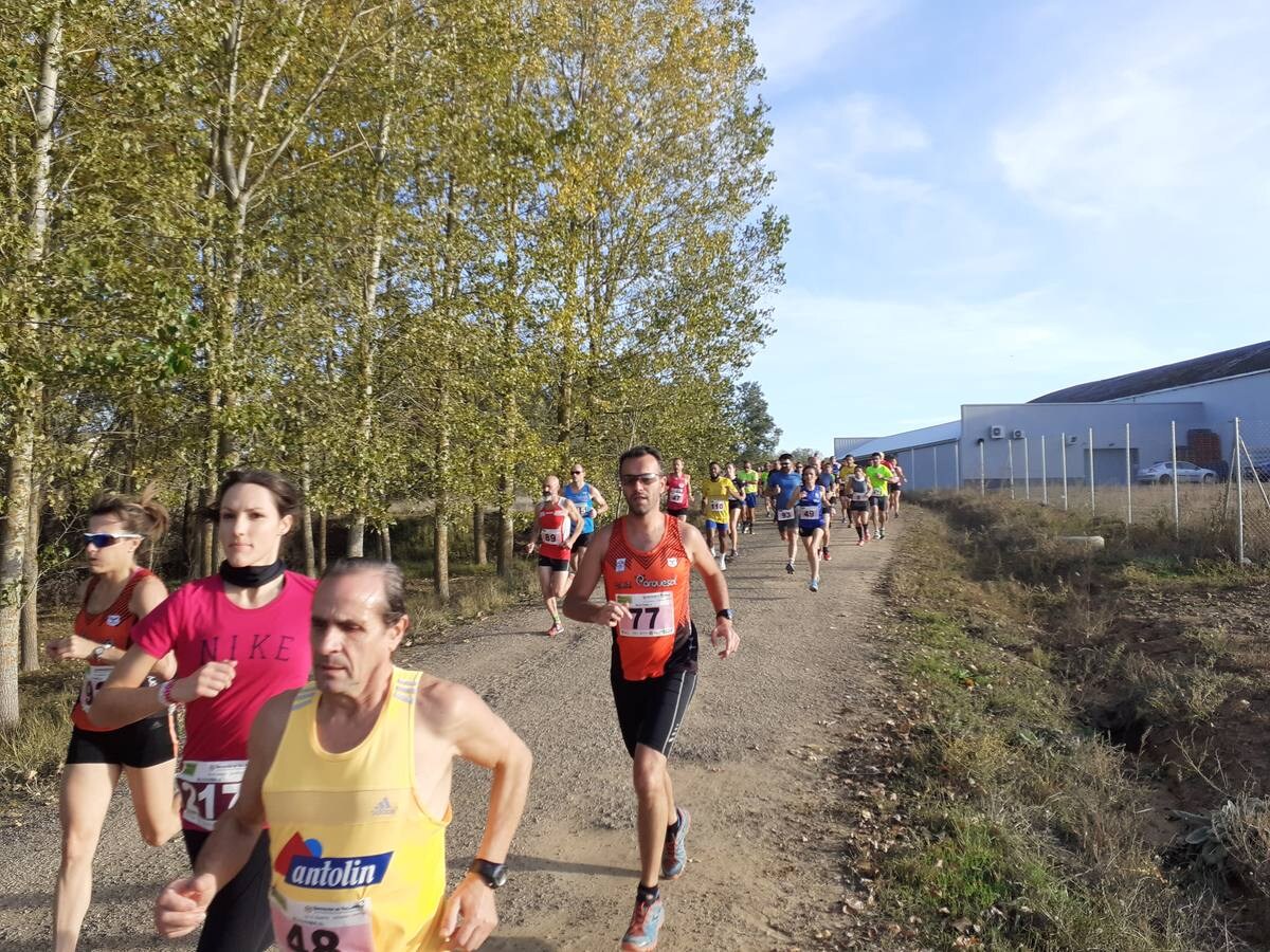 Carrera Corriendo entre viñas en Mayorga (Valladolid).