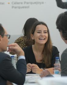 Imagen secundaria 2 - Porcelanosa vuelve a tener presencia con un expositor en esta edición de la Feria Inmobiliaria; dos promotores explican sus promociones y Vía Célere arrancó la FIVA con mucha actividad.