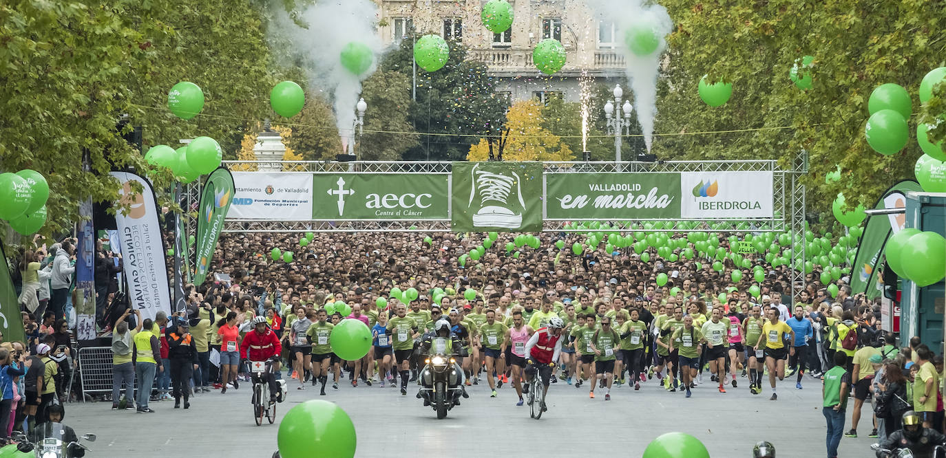 Participantes de la marcha contra el cáncer. 