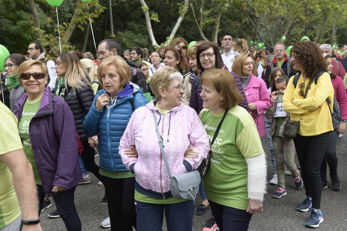 Participantes de la marcha contra el cáncer. 